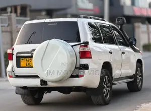 Toyota Land Cruiser 2015 White