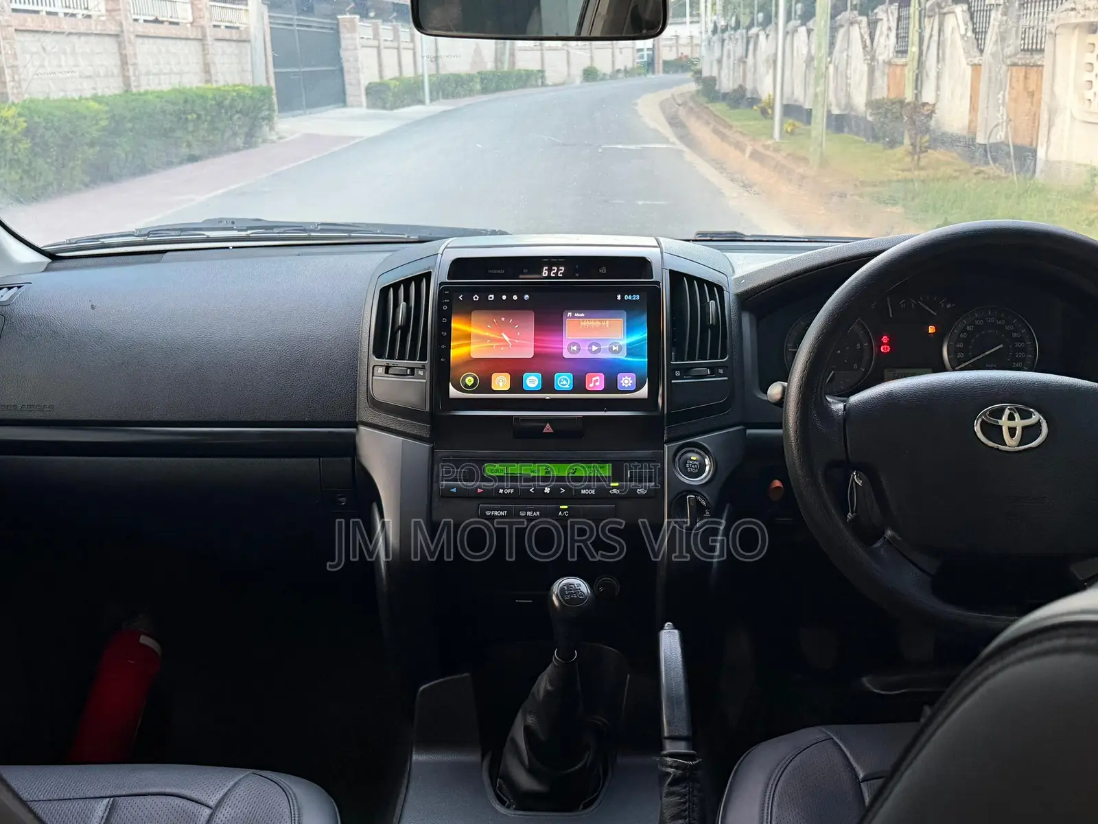 Toyota Land Cruiser 2015 White