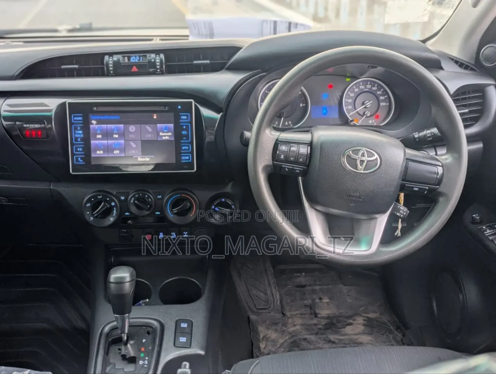 Toyota Hilux 2019 White