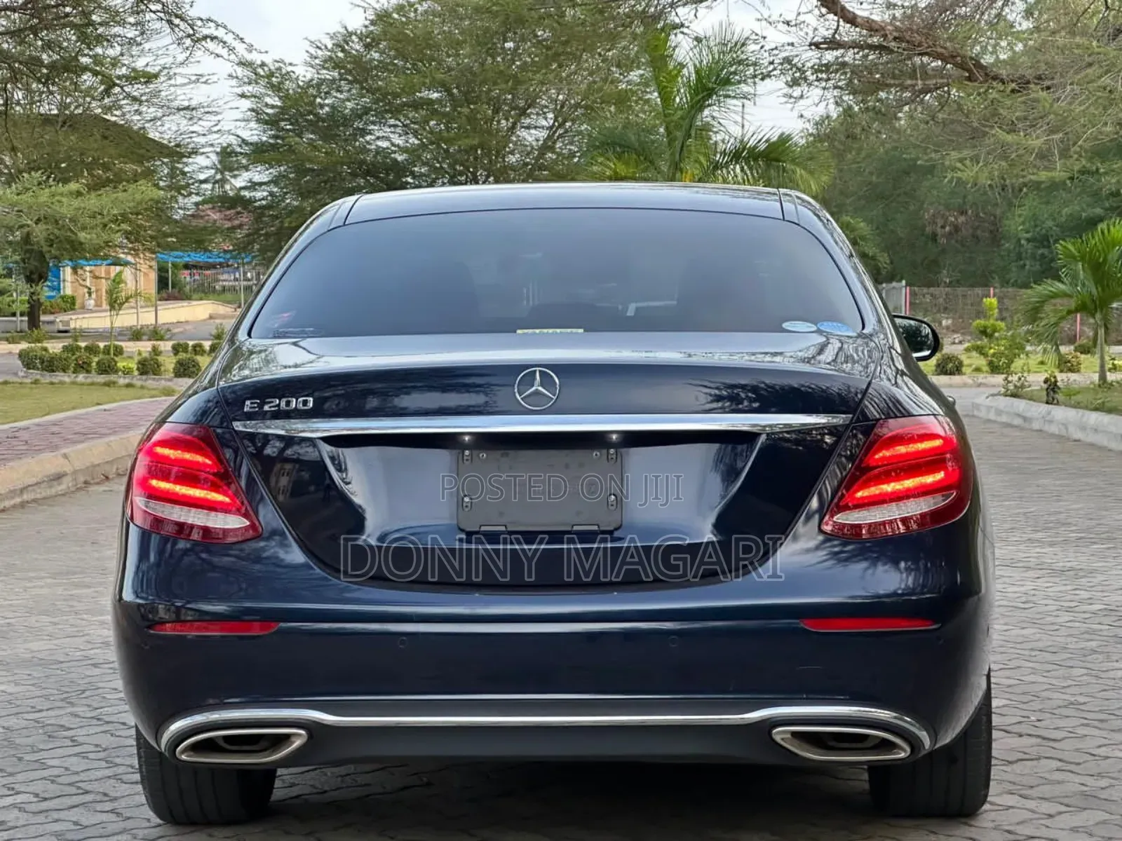 Mercedes-Benz E200 2016 Blue