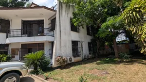 4bdrm Villa in Villas, Ada Estate for rent