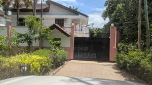4bdrm Villa in Villas, Ada Estate for rent
