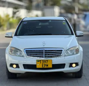 Mercedes-Benz C200 2010 White