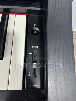 Yamaha Clavinova CLP 745r