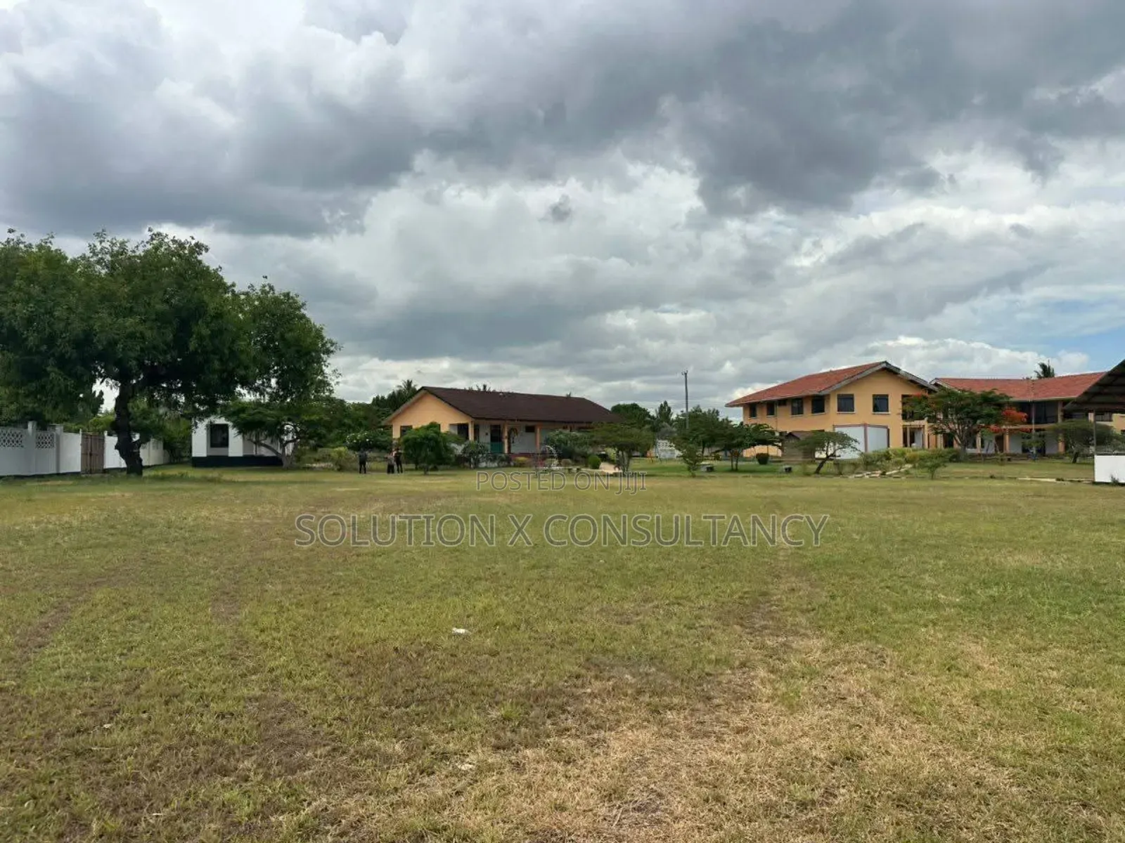 Shule Inauzwa Bahari Beach