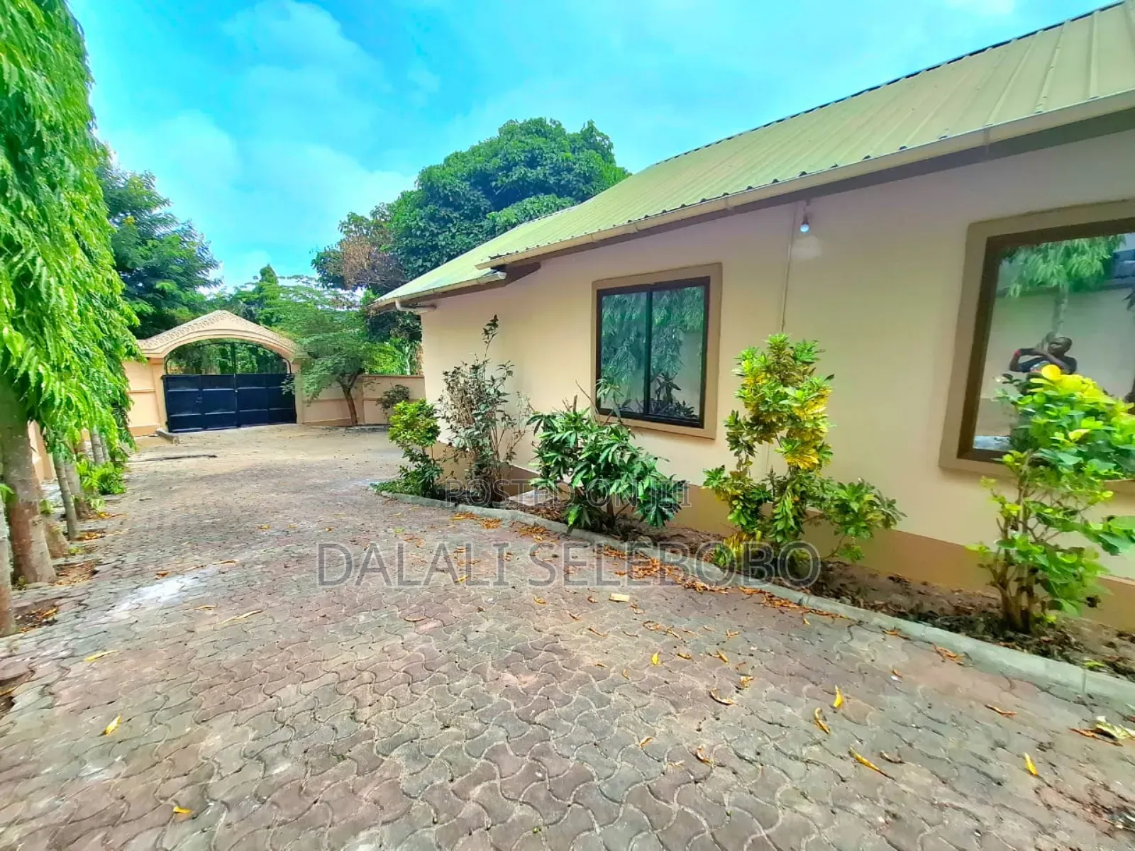 5bdrm Bungalow in Mbezi Kibanda Cha for rent