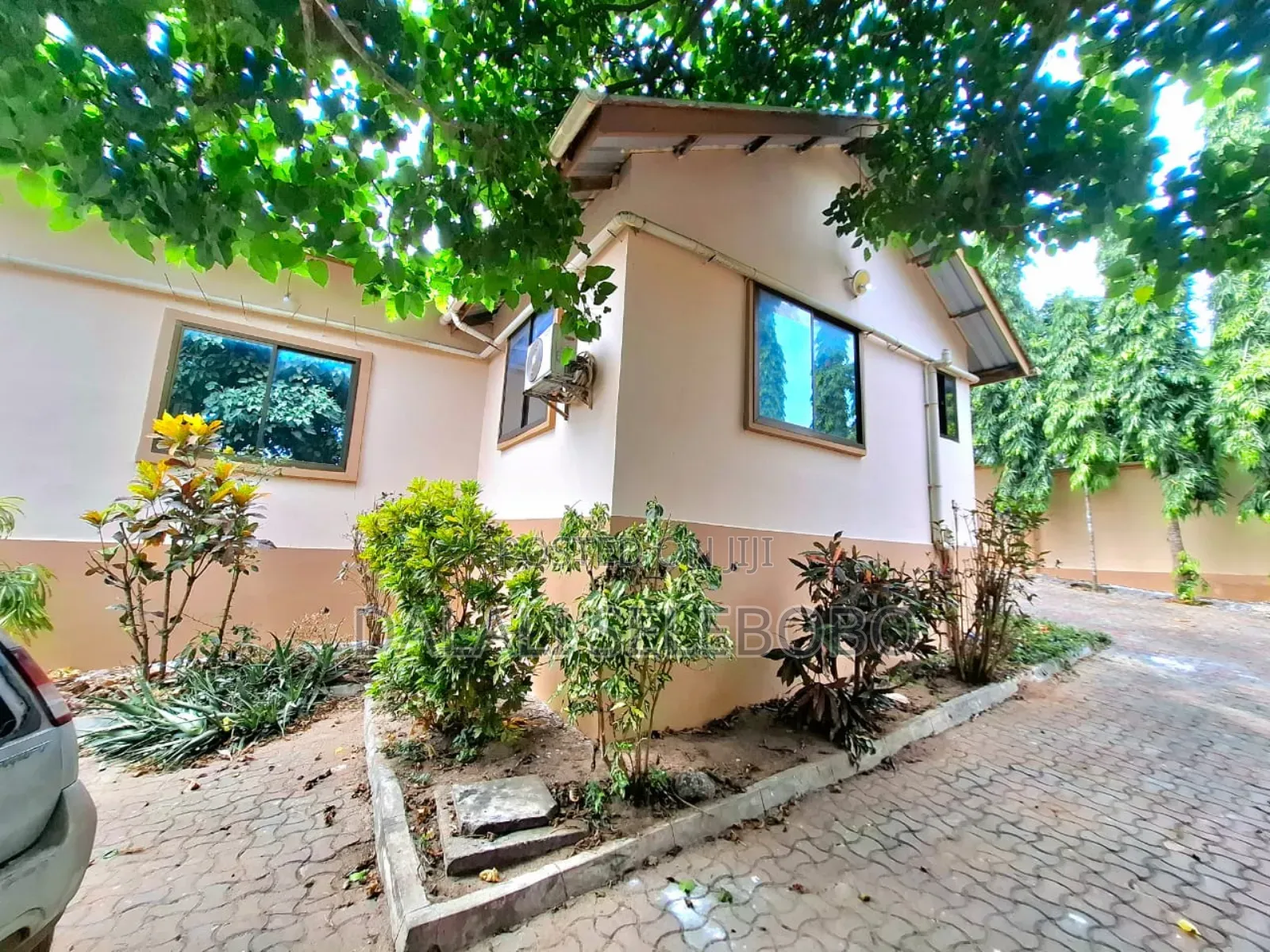 5bdrm Bungalow in Mbezi Kibanda Cha for rent