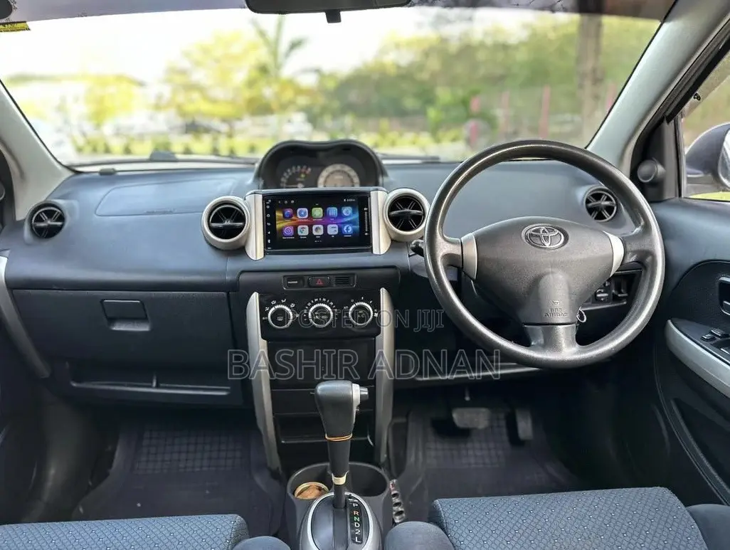Toyota IST 2005 Gold
