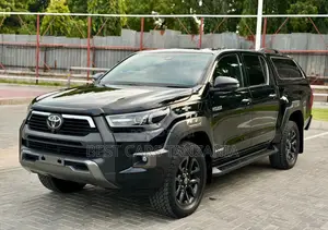 Toyota Hilux 2024 Black