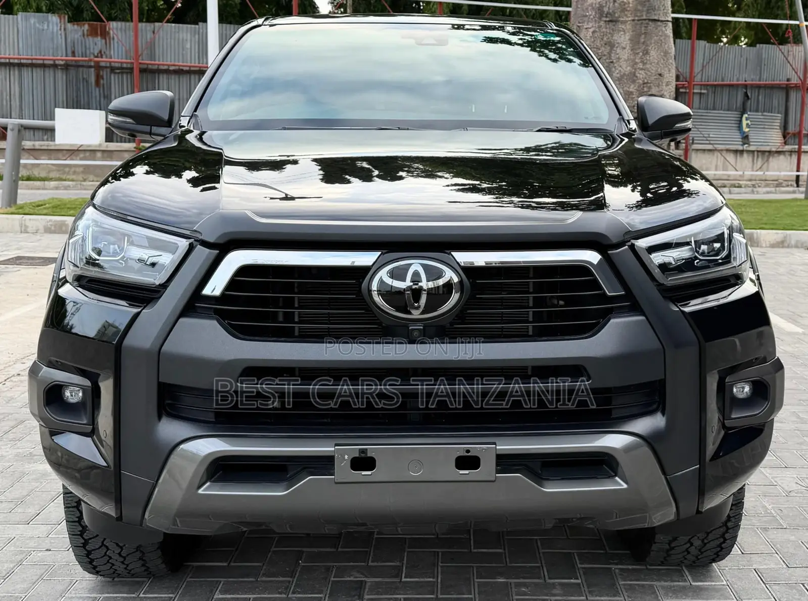 Toyota Hilux 2024 Black