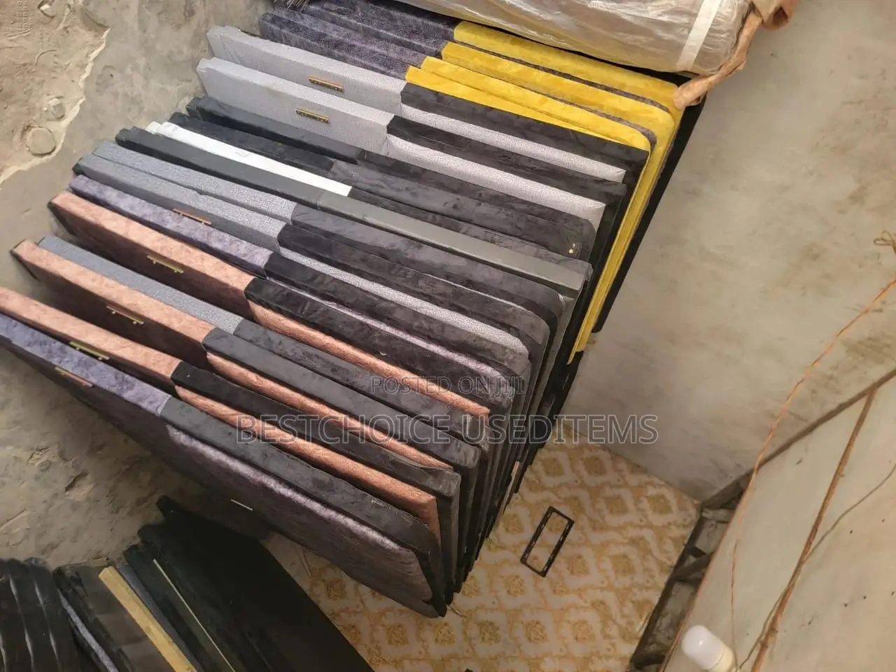 Kitanda Sofa Mpya Mpya