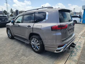 Toyota Land Cruiser 2024 Gray