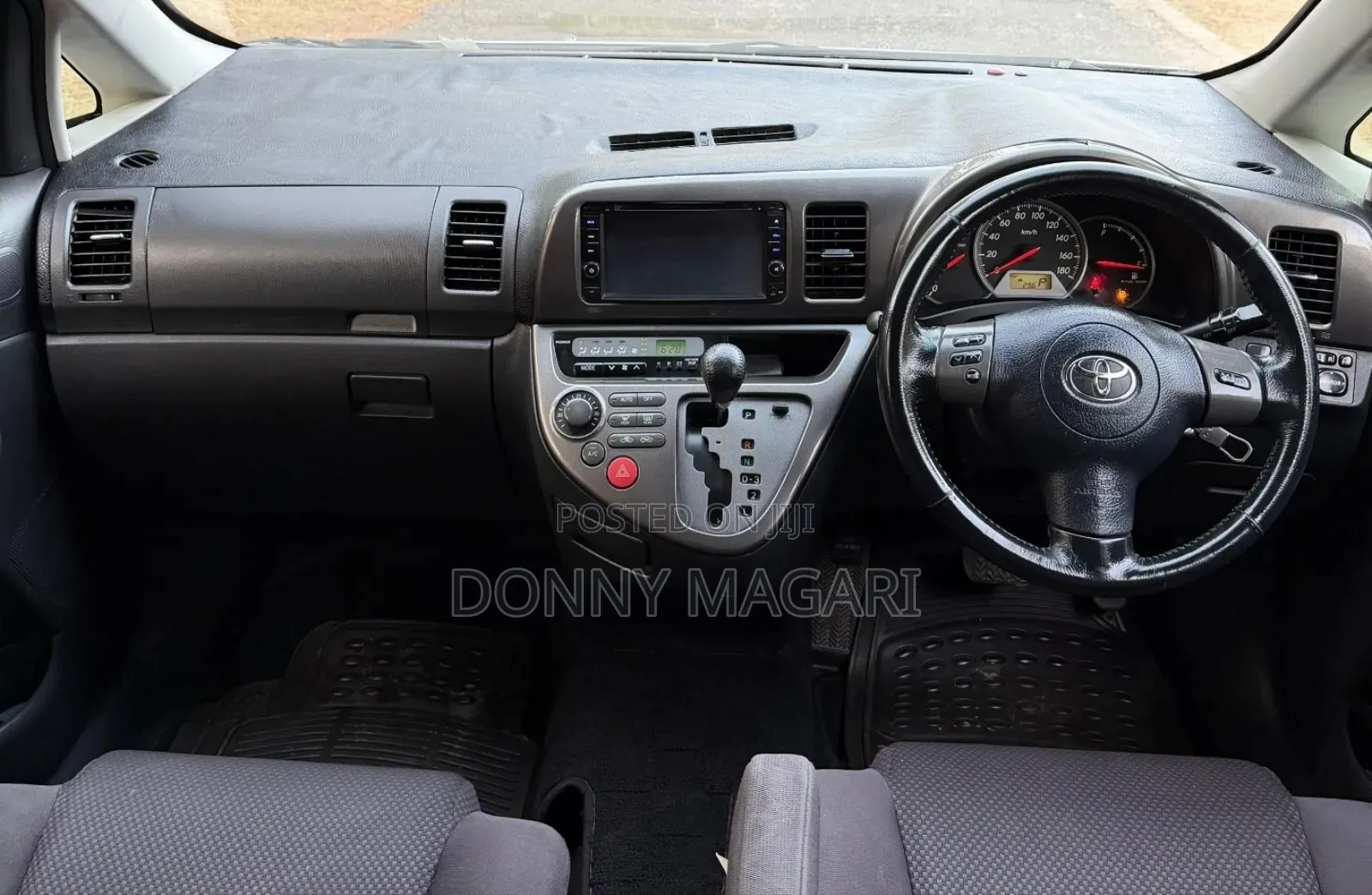 Toyota Wish 2005 Silver