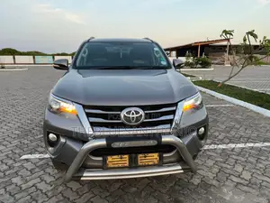 Toyota Fortuner 2018 Gray