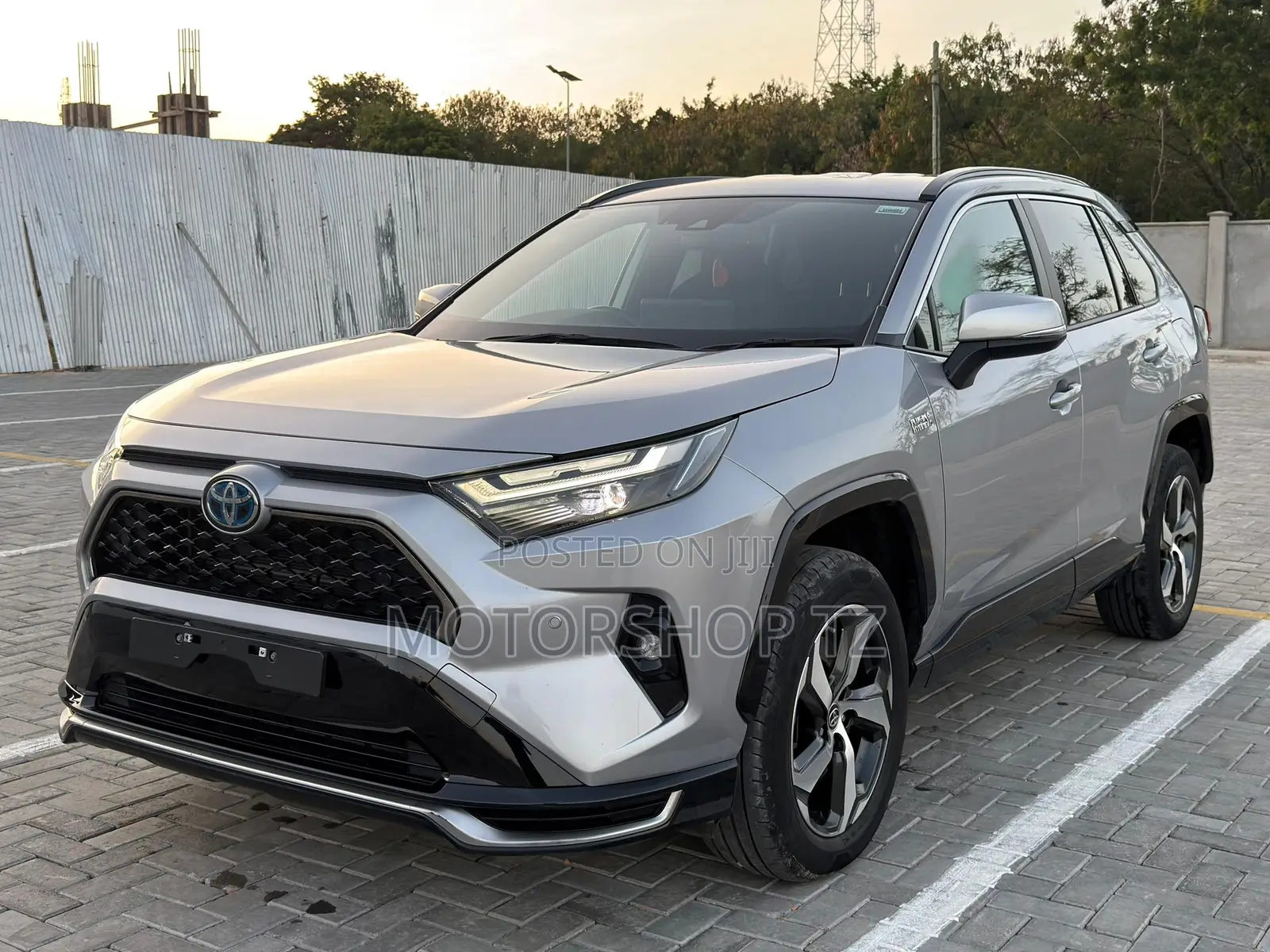 Toyota RAV4 Plug-In Hybrid SE AWD 2025 Gray