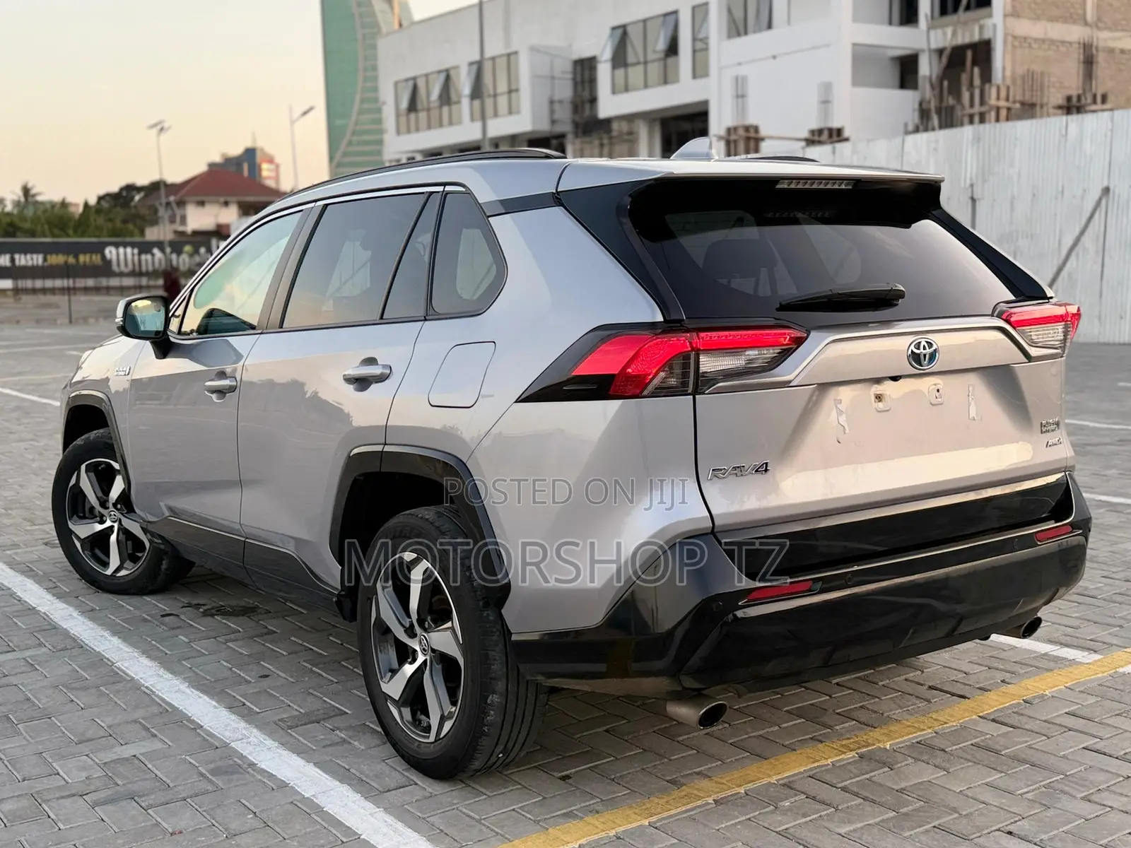 Toyota RAV4 Plug-In Hybrid SE AWD 2025 Gray