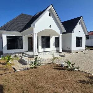 4bdrm House in Goba for sale