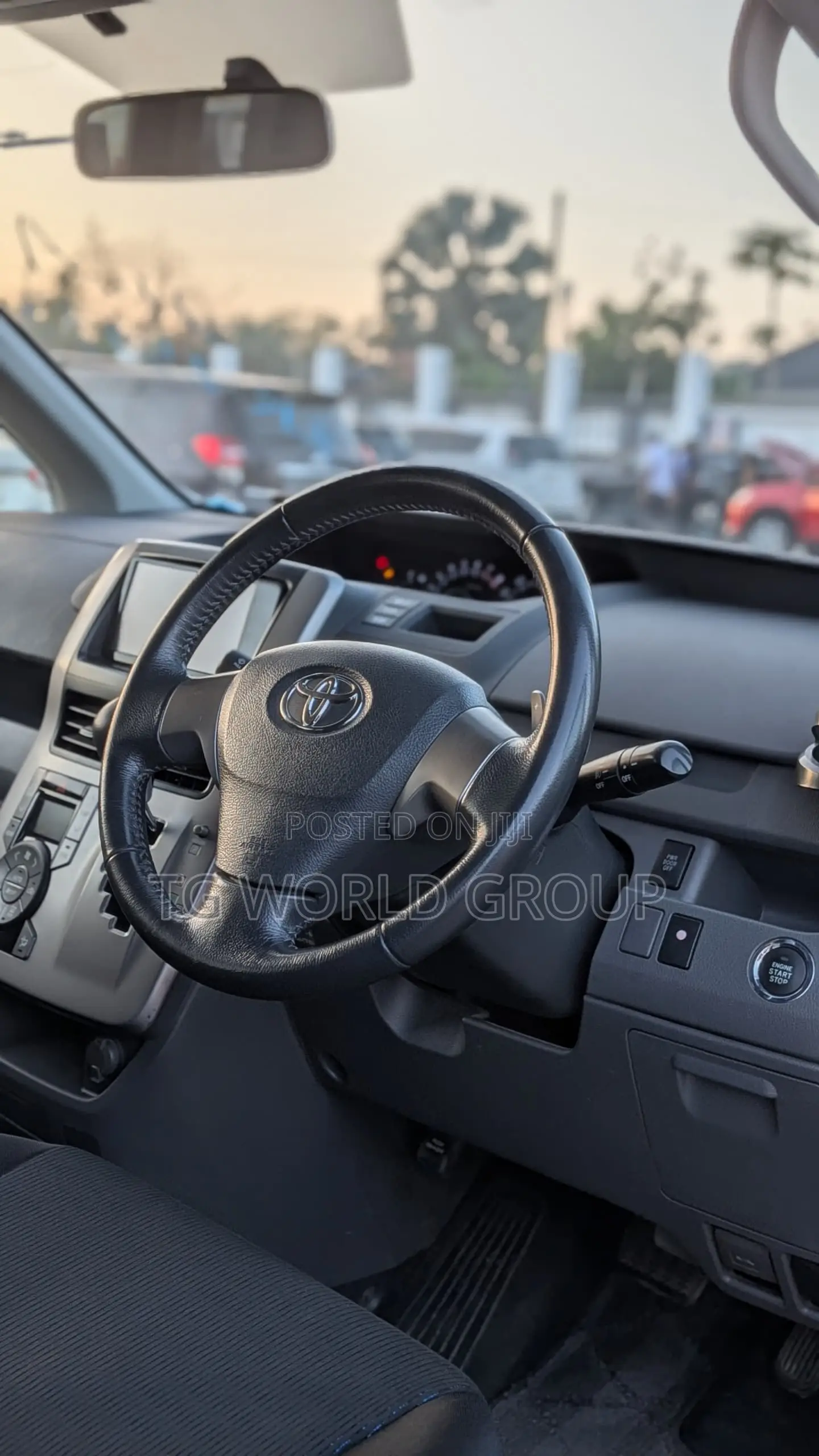 Toyota Voxy 2009 Silver