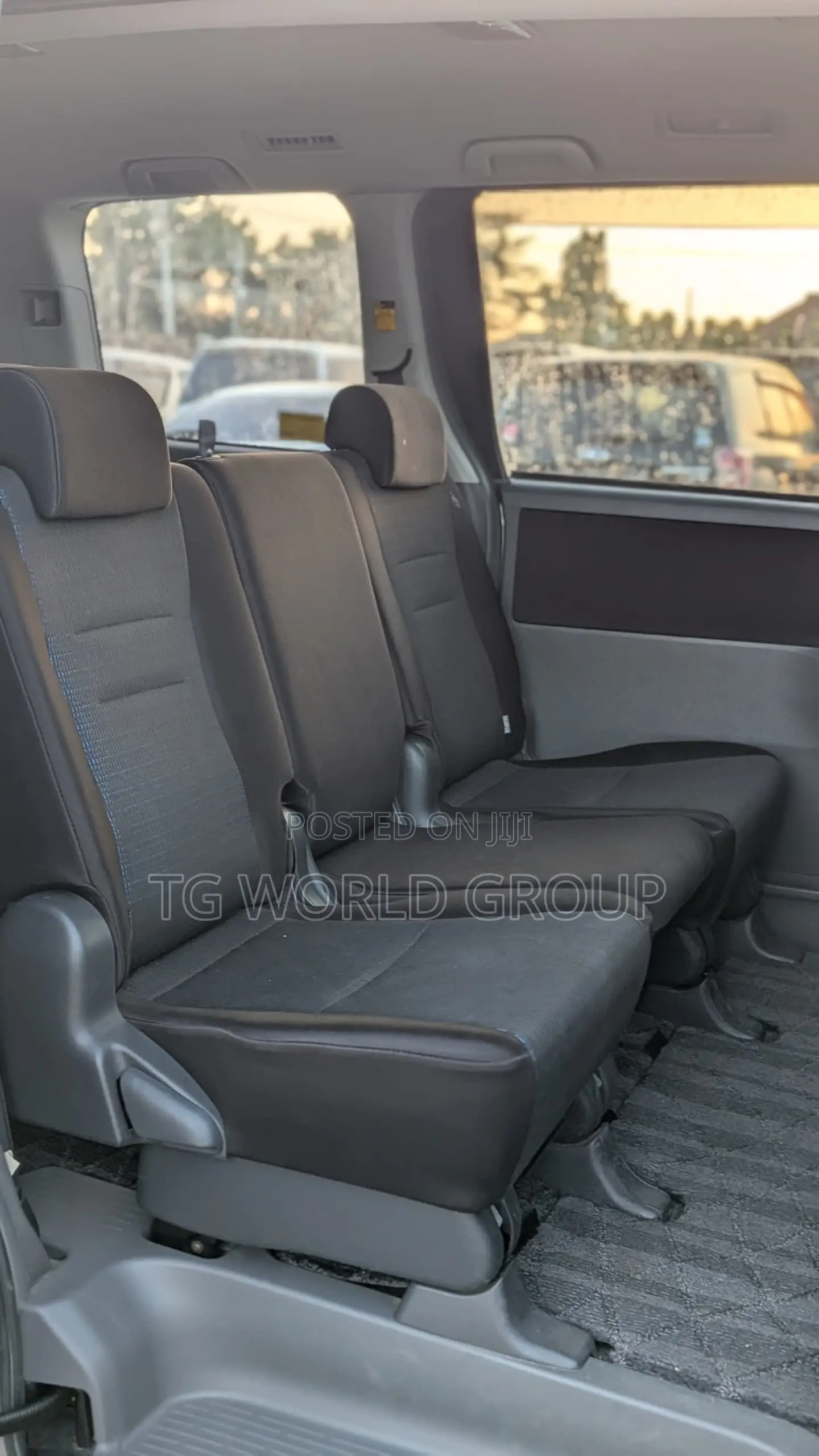 Toyota Voxy 2009 Silver