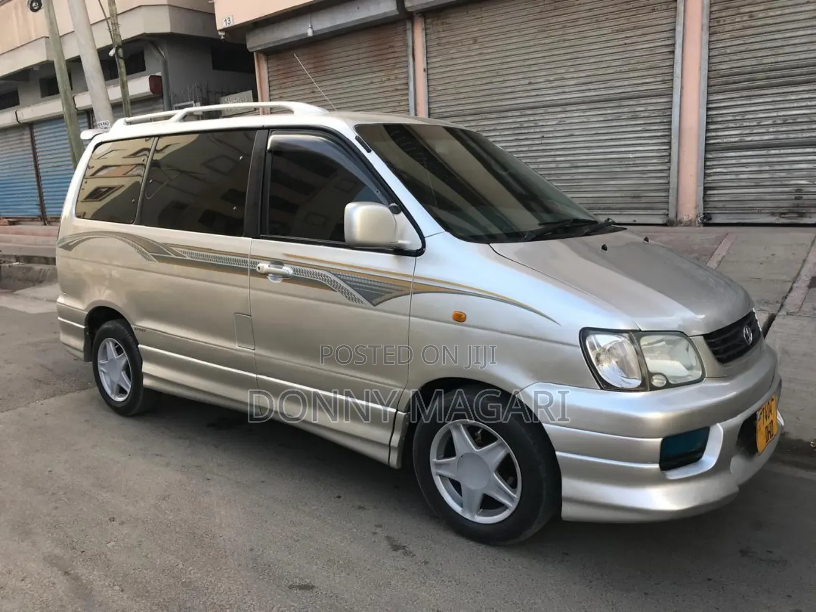 Toyota Noah 2003 Silver