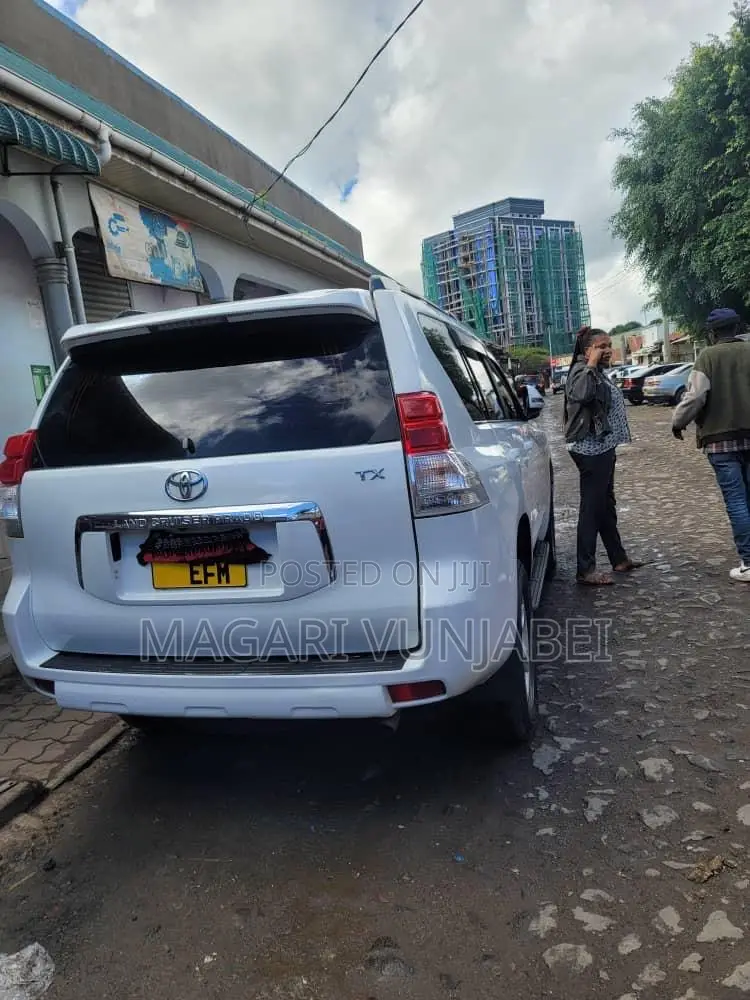 Toyota Land Cruiser Prado 2010 White