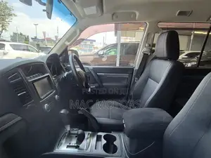 Mitsubishi Pajero 2013 Silver