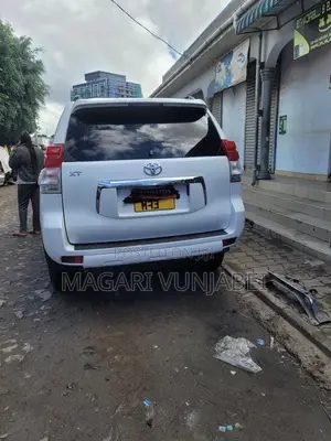 Toyota Land Cruiser Prado 2010 White