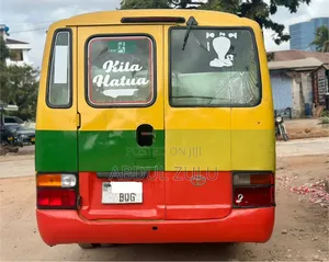 Toyota Coaster 2000 Yellow