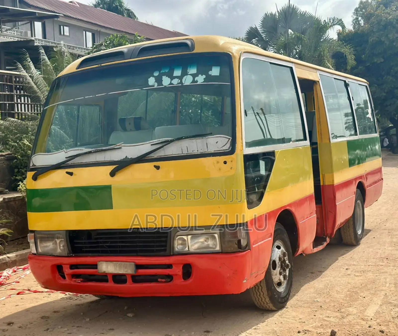 Toyota Coaster 2000 Yellow