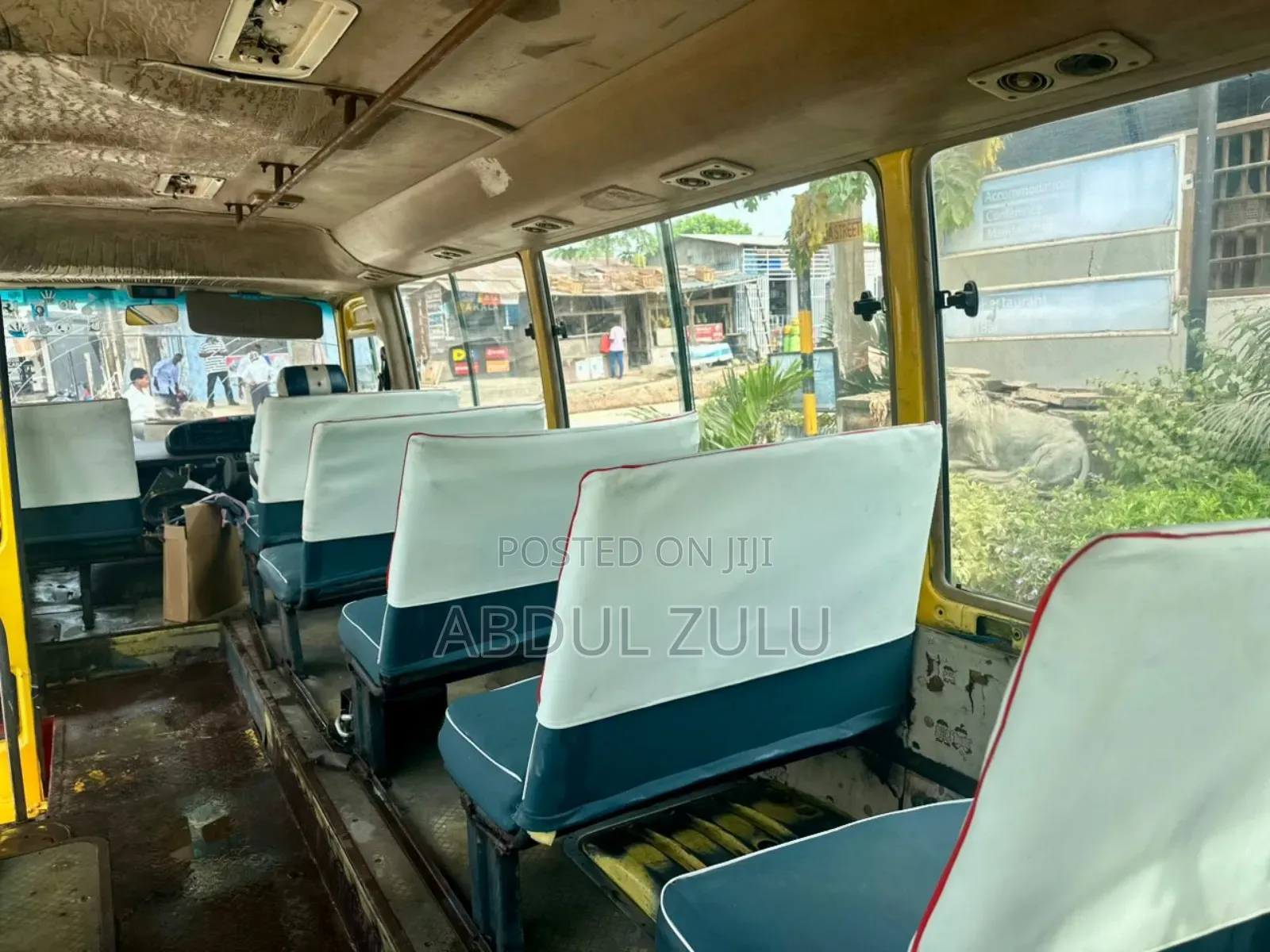 Toyota Coaster 2000 Yellow