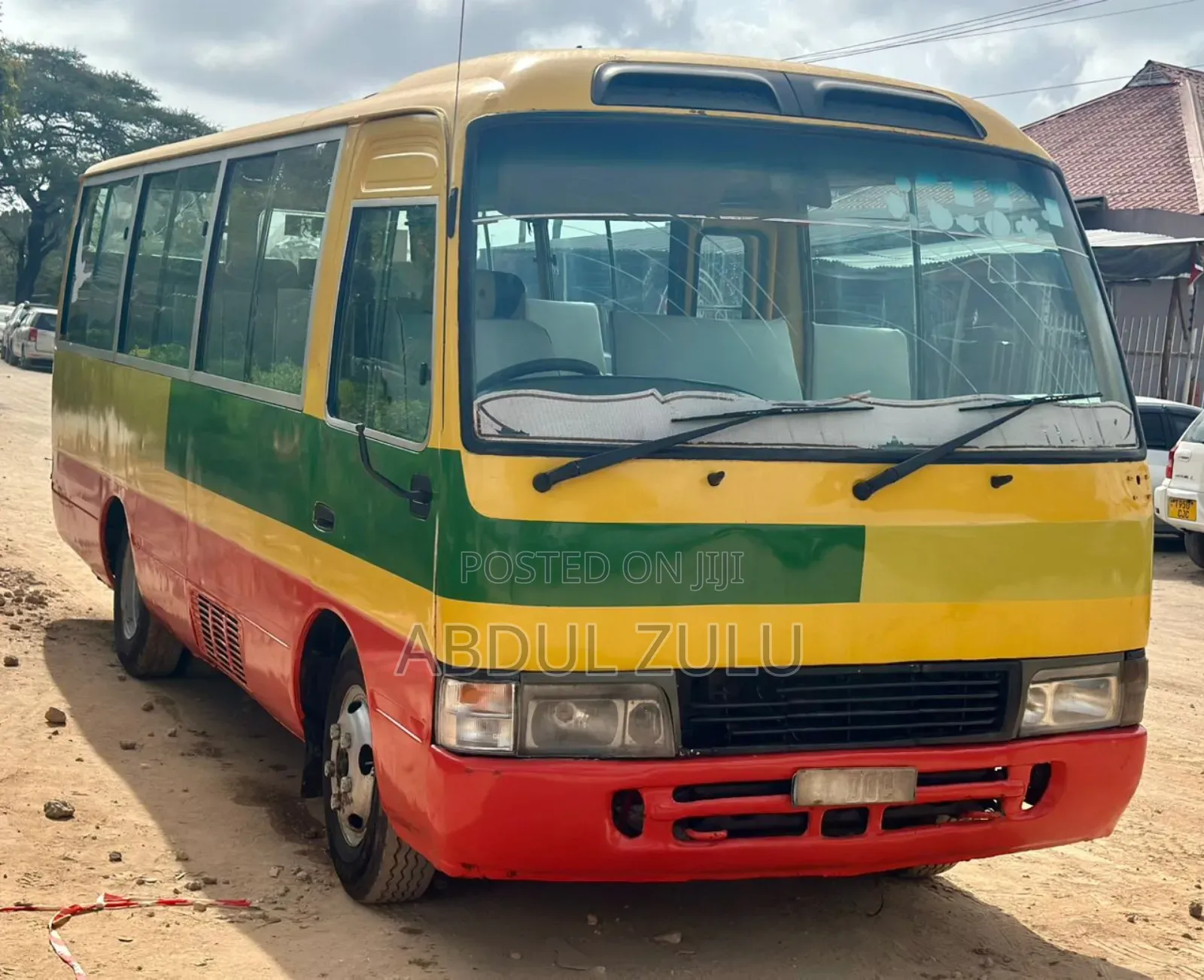 Toyota Coaster 2000 Yellow