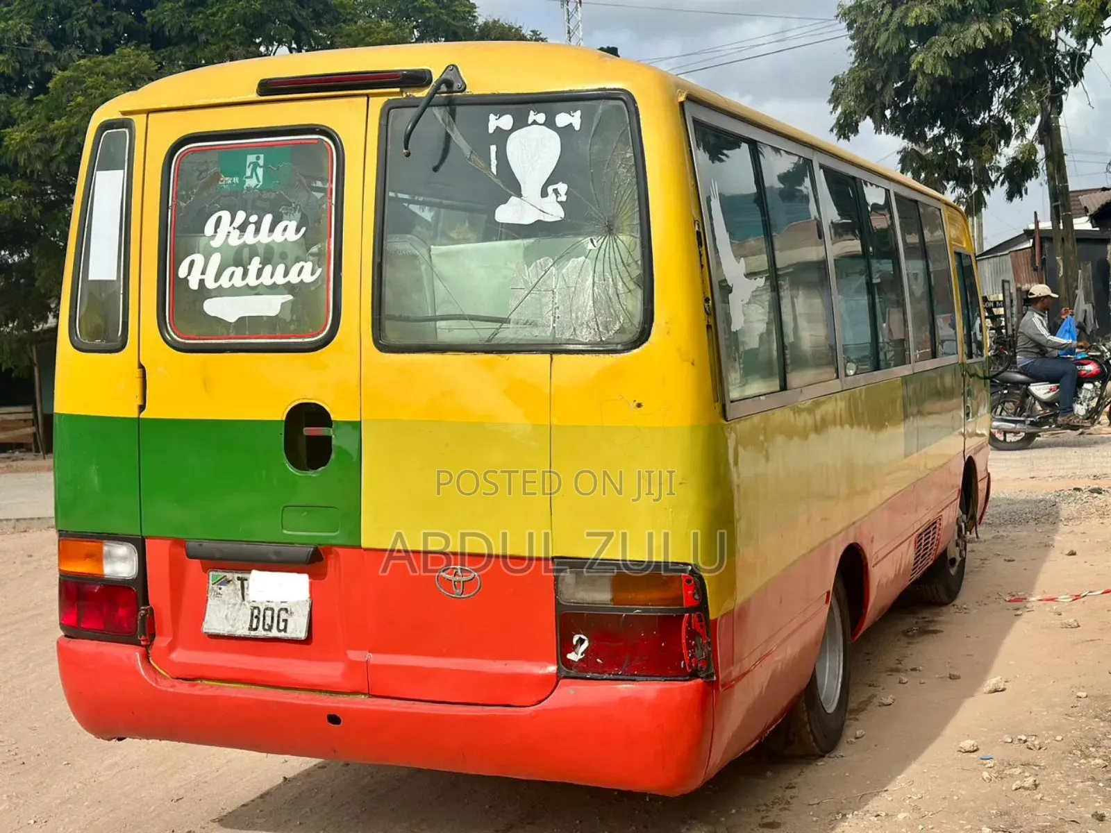 Toyota Coaster 2000 Yellow