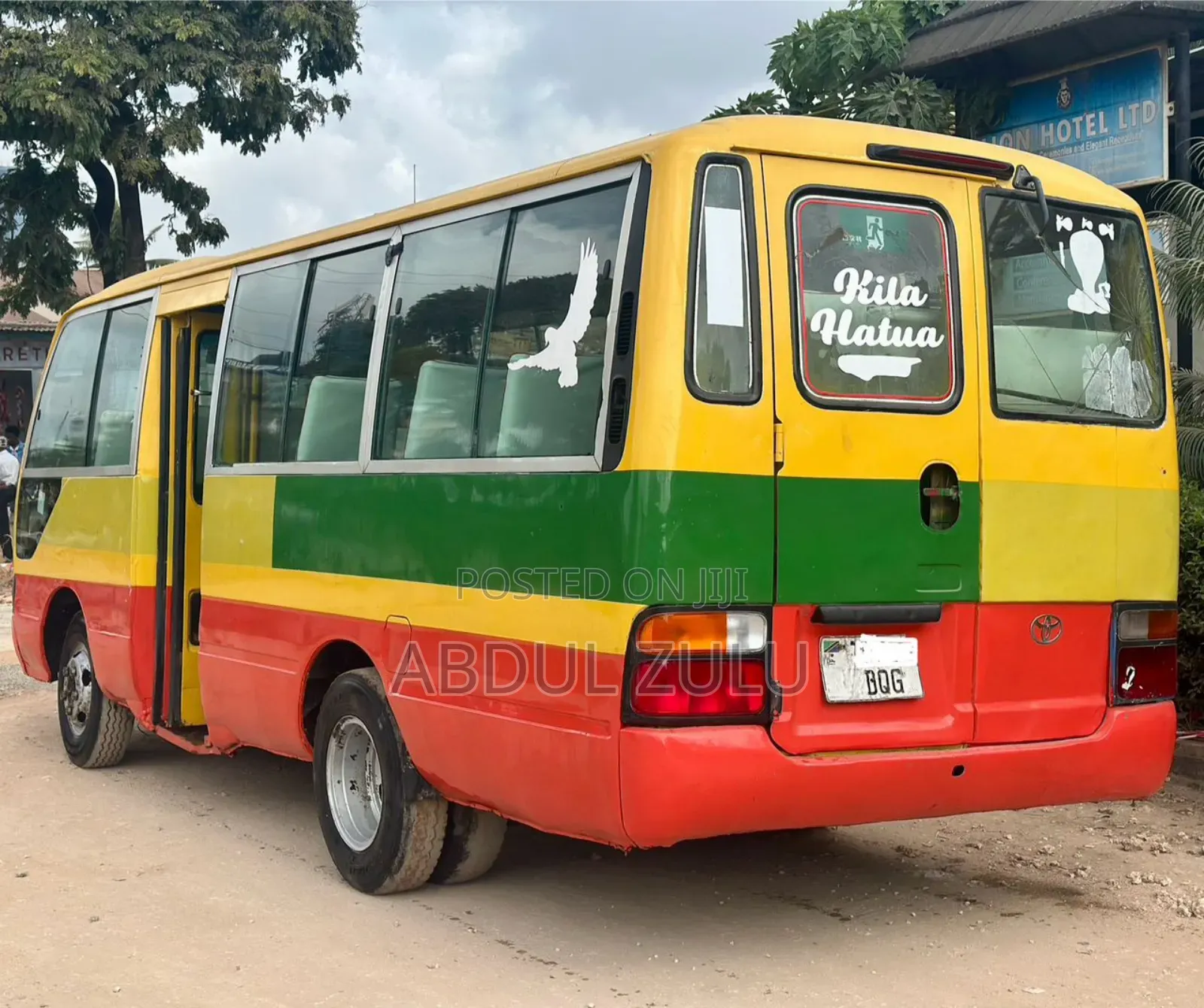 Toyota Coaster 2000 Yellow