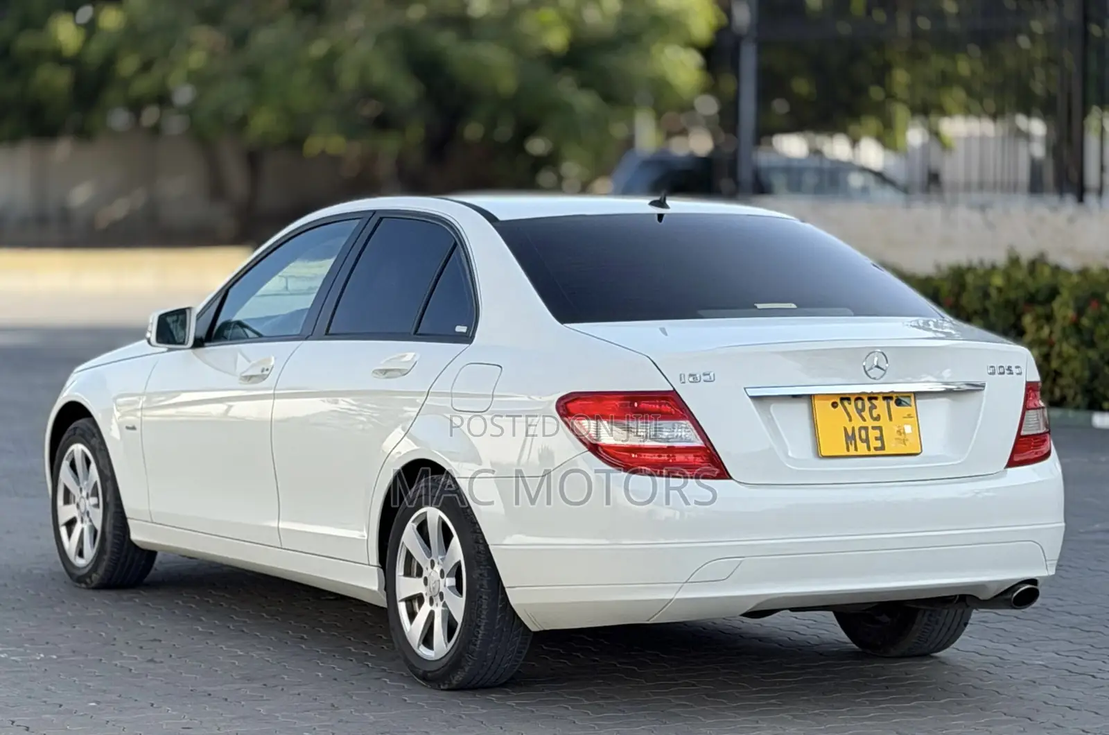 Mercedes-Benz C200 2010 White