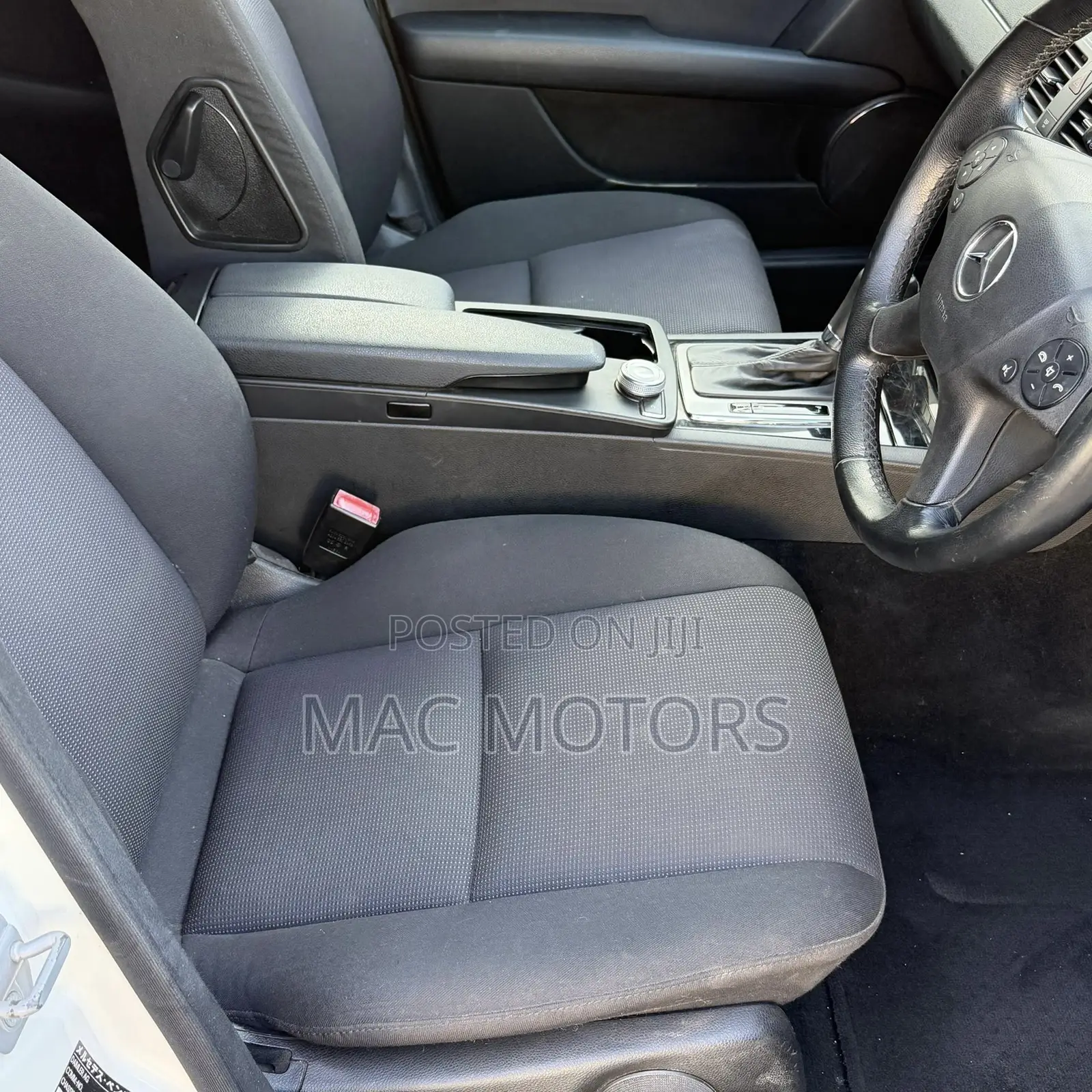 Mercedes-Benz C200 2010 White