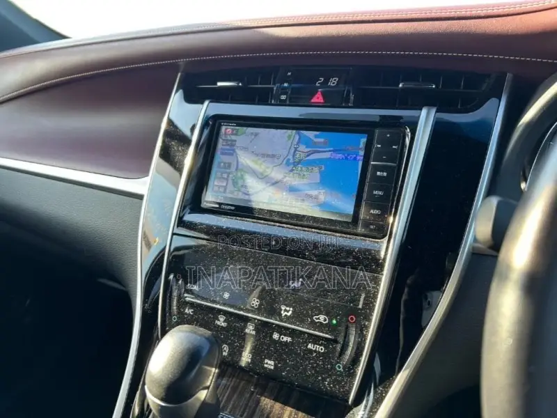 Toyota Harrier 2.0 2016 Black