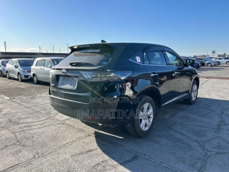 Toyota Harrier 2.0 2016 Black