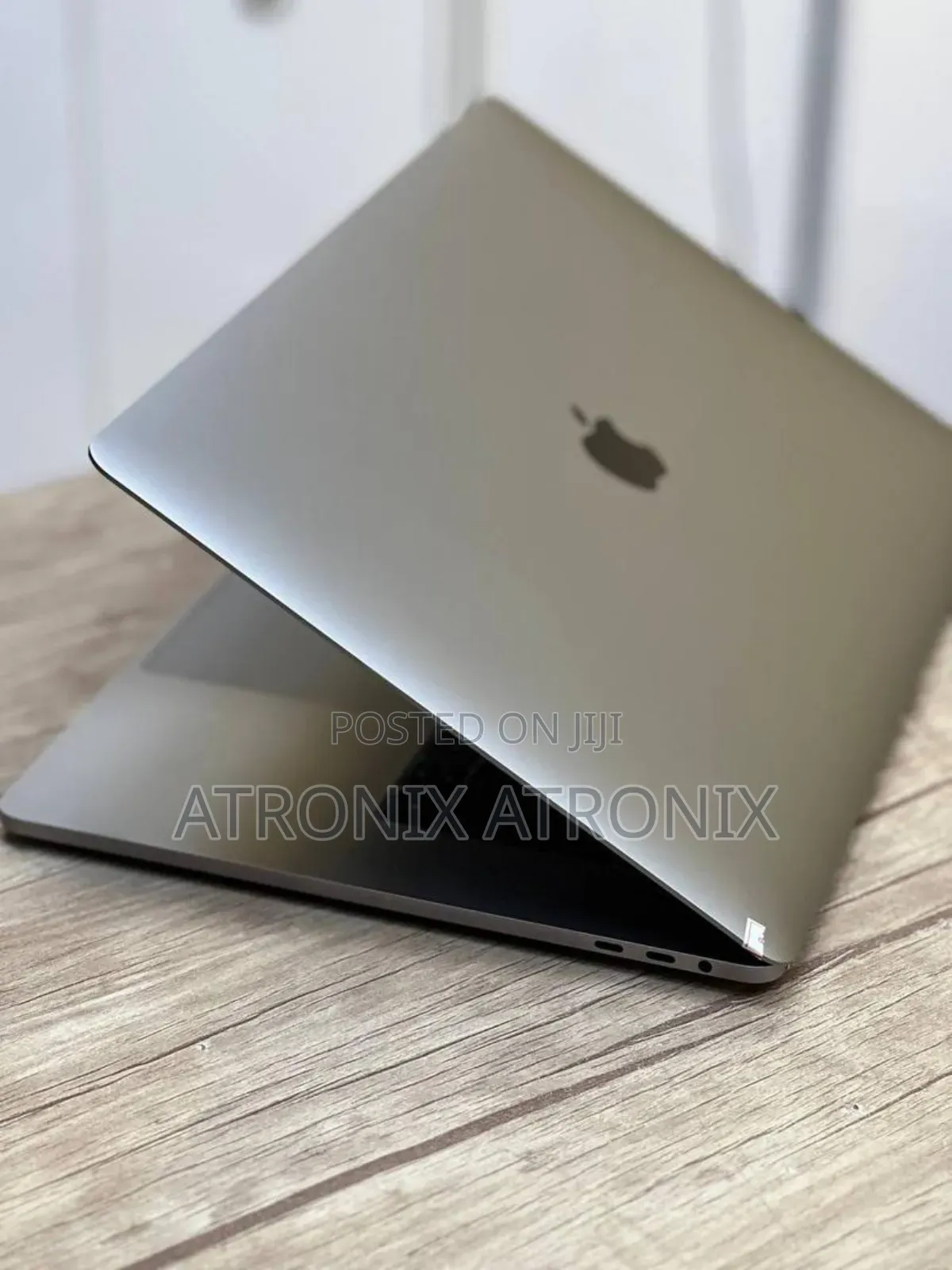 Laptop Apple MacBook Pro 2017 8GB Intel Core I5 SSD 512GB