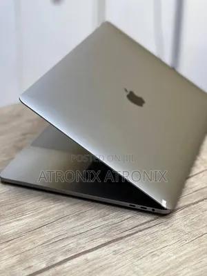 Laptop Apple MacBook Pro 2017 8GB Intel Core I5 SSD 512GB