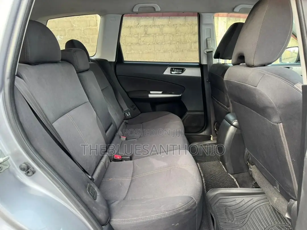 Subaru Forester 2010 Silver
