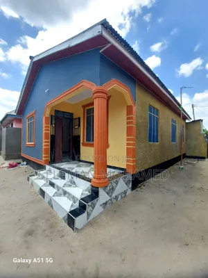 Furnished 10bdrm House in Biriani Real Estate, Charambe for sale