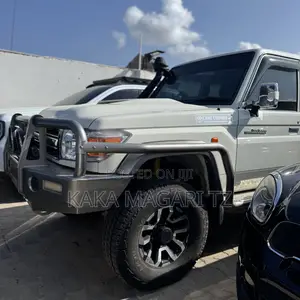 Toyota Land Cruiser 2021 White