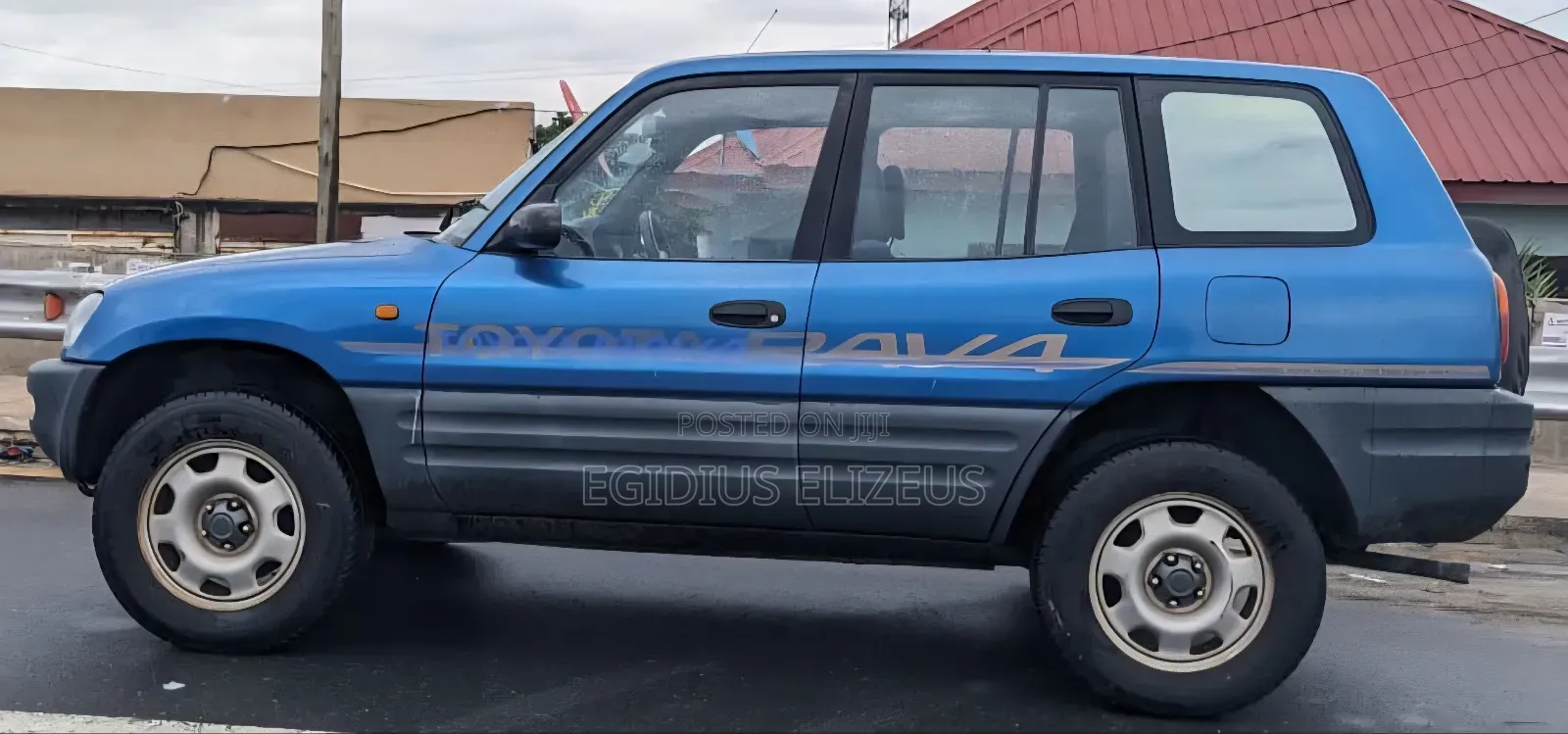 Toyota RAV4 1996 Blue