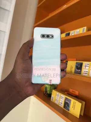 Samsung Galaxy S10e 128 GB White