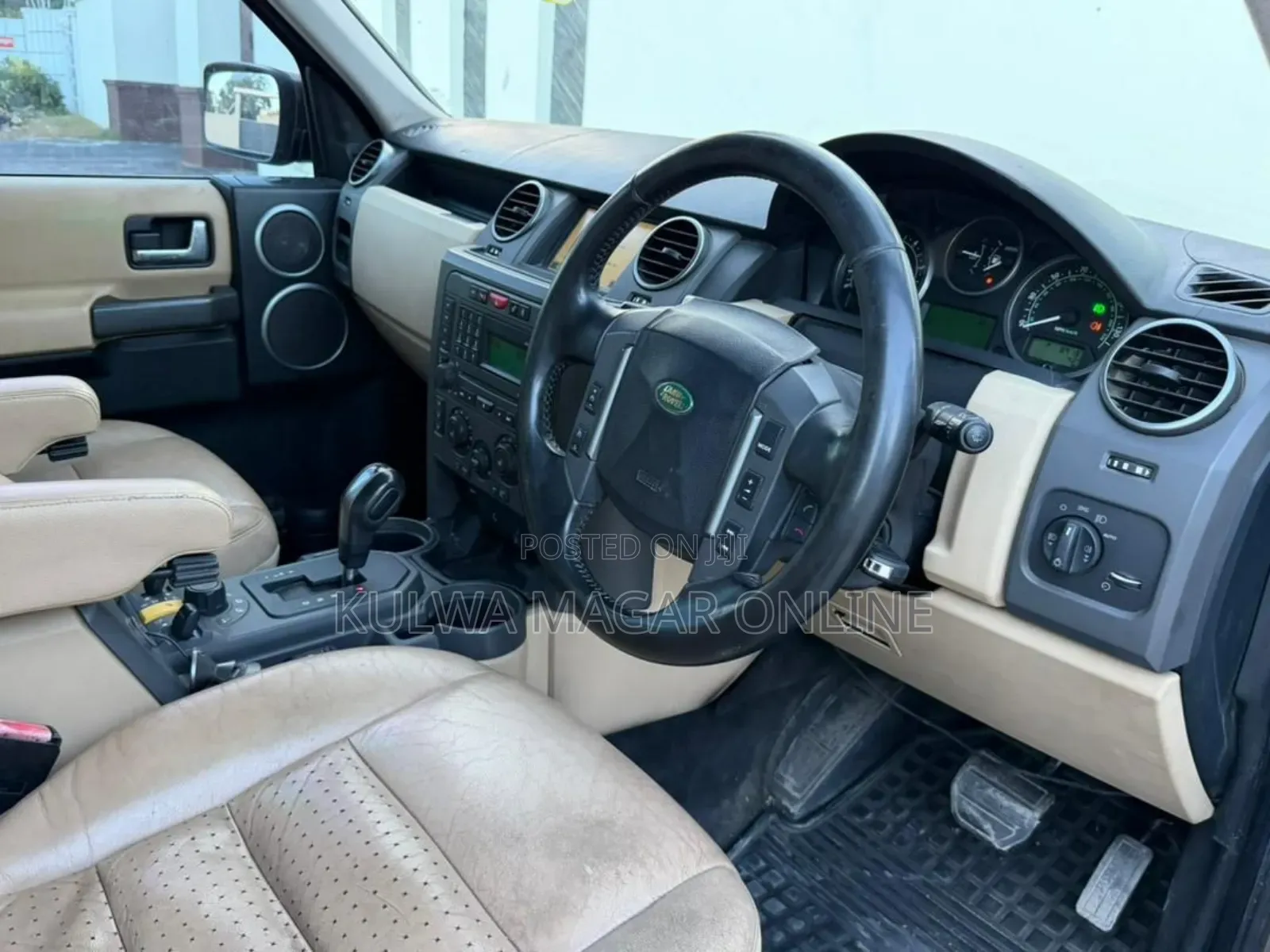 Land Rover Discovery 2010 Gray