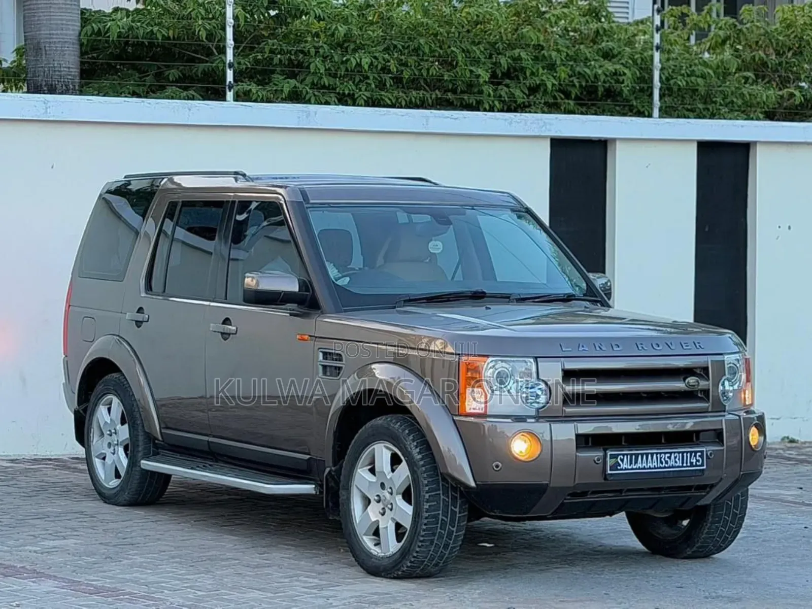 Land Rover Discovery 2010 Gray