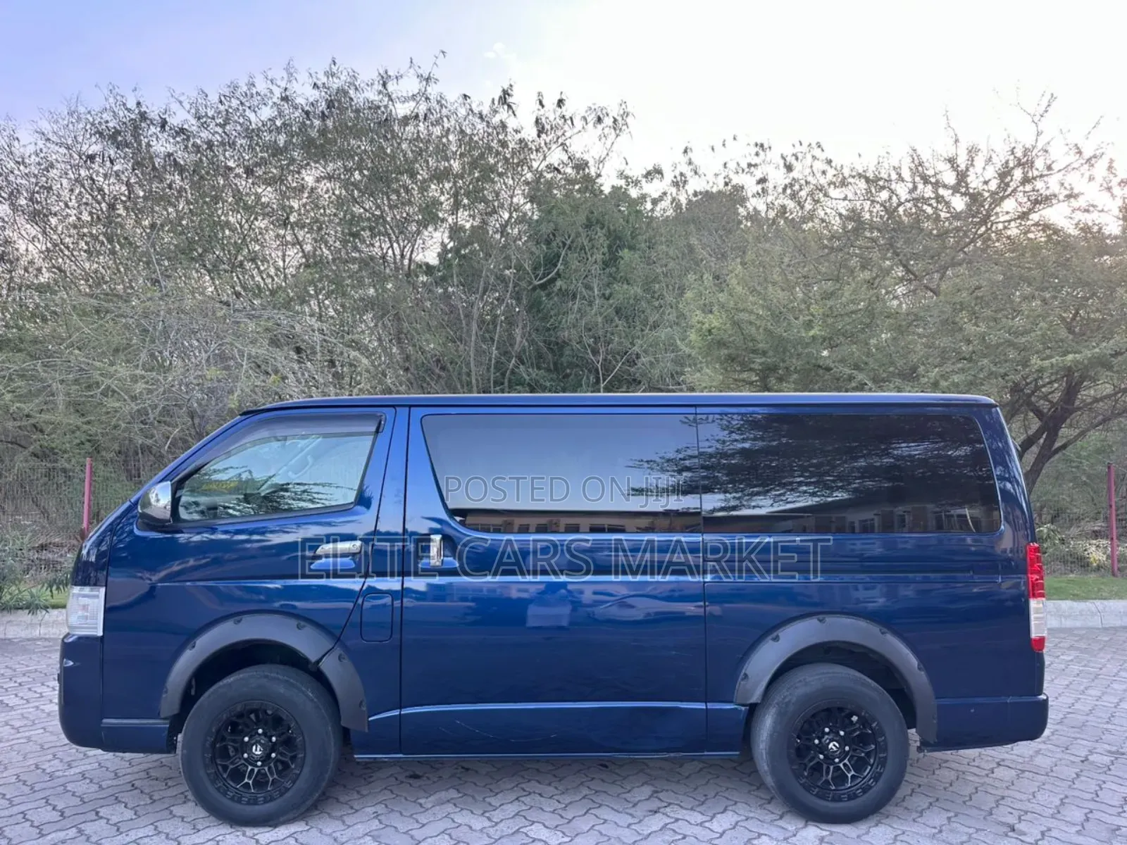 Toyota HiAce 2006 Blue