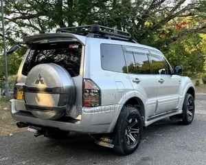 Mitsubishi Pajero Sport 2004 Silver