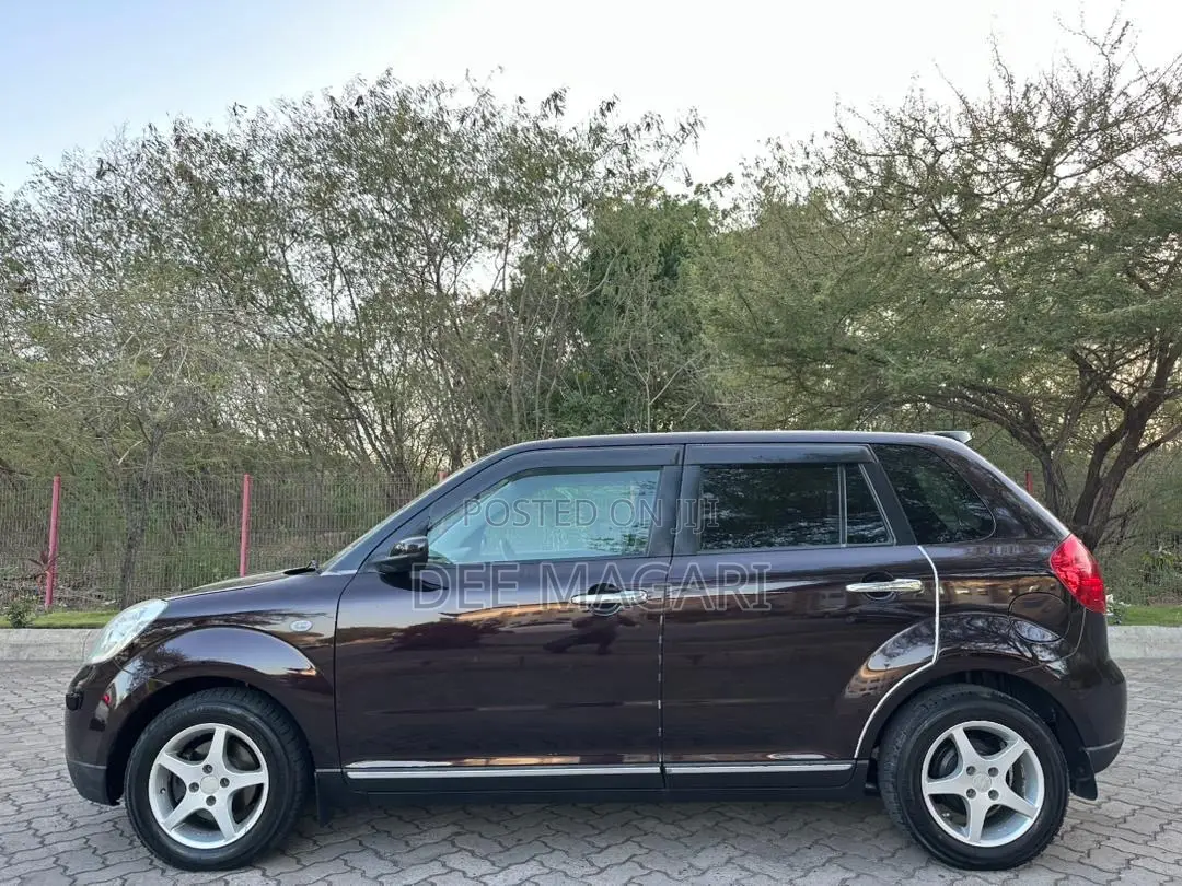 Mazda Verisa 2008 Maroon