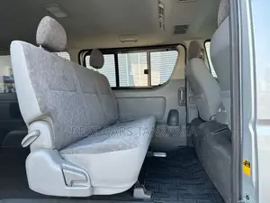 Toyota HiAce 2005 Silver